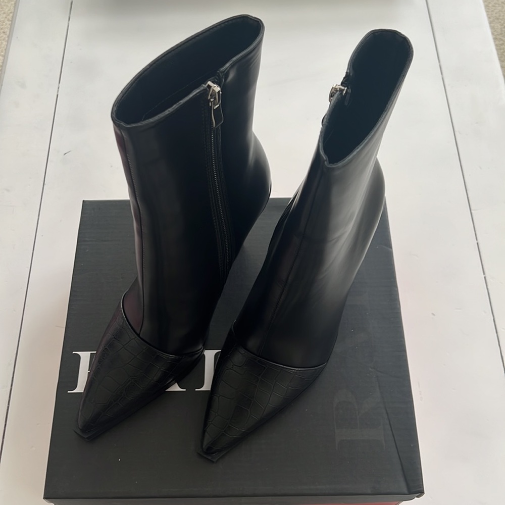RAID Pointed Toe Boots